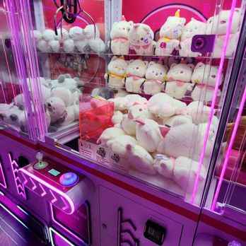 Claw World - Backside claws played with 1 credit - Arcades Near Me - Las Vegas, Nevada