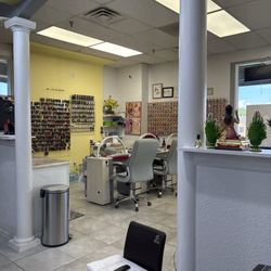 Skyline Nails & Spa - Front lobby