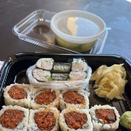 Spicy Salmon Roll Spicy Salmon Roll