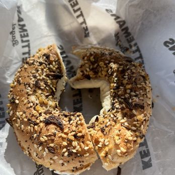Kettlemans Bagel - Everything bagel and cream cheese - Bagels Near Me - Montreal, Quebec Kettlemans Bagel - Everything bagel and cream cheese - Bagels Near Me - Montreal, Quebec