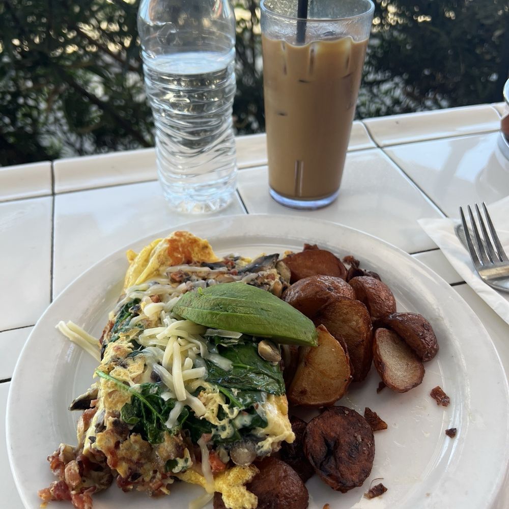 Kihei Caffe - Omelette - Hawaiian Near Me - Kihei, Hawaii Kihei Caffe - Omelette - Hawaiian Near Me - Kihei, Hawaii