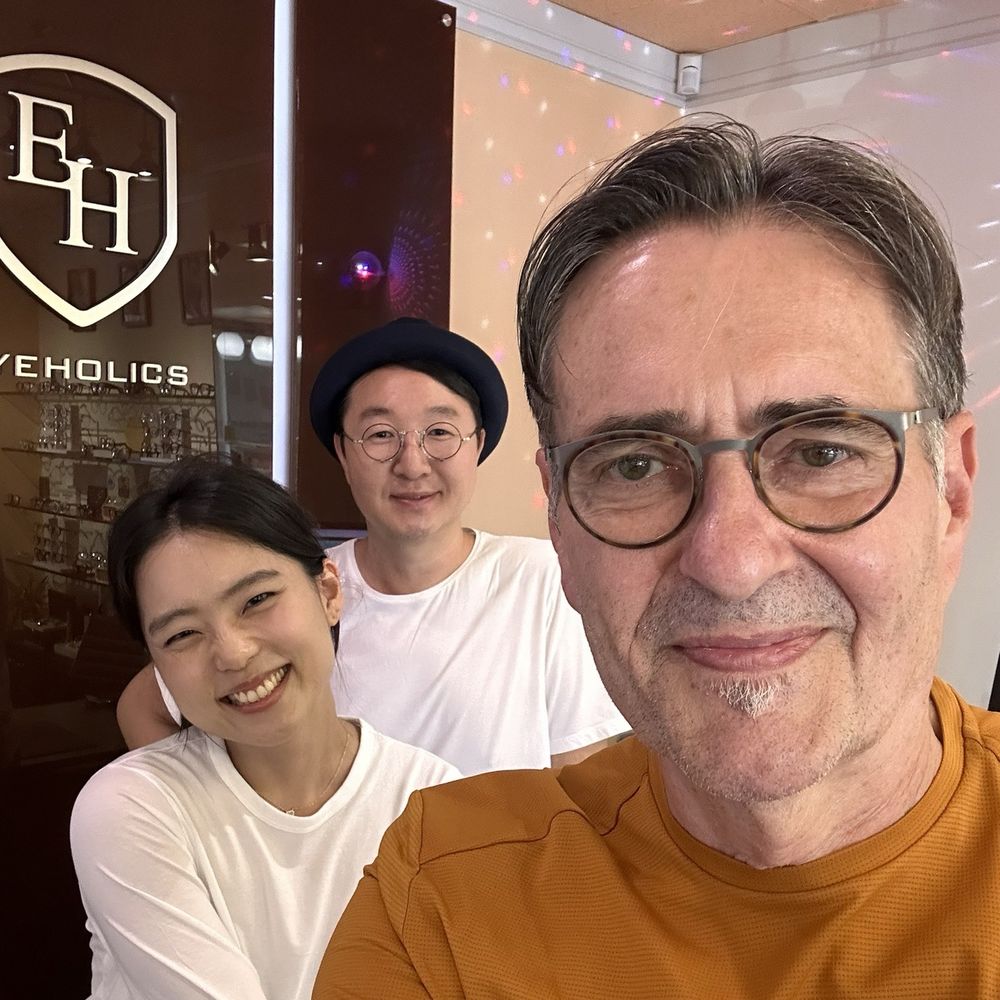 Eye Holics - They smiled at me & I loved the image they helped create! - Eyewear & Opticians Near Me - Los Angeles, California Eye Holics - They smiled at me & I loved the image they helped create! - Eyewear & Opticians Near Me - Los Angeles, California