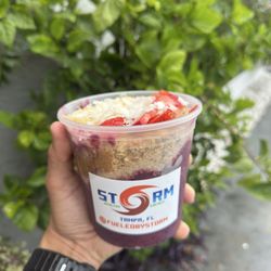 Storm - Acai Bowl with strawberry, pineapple and coconut