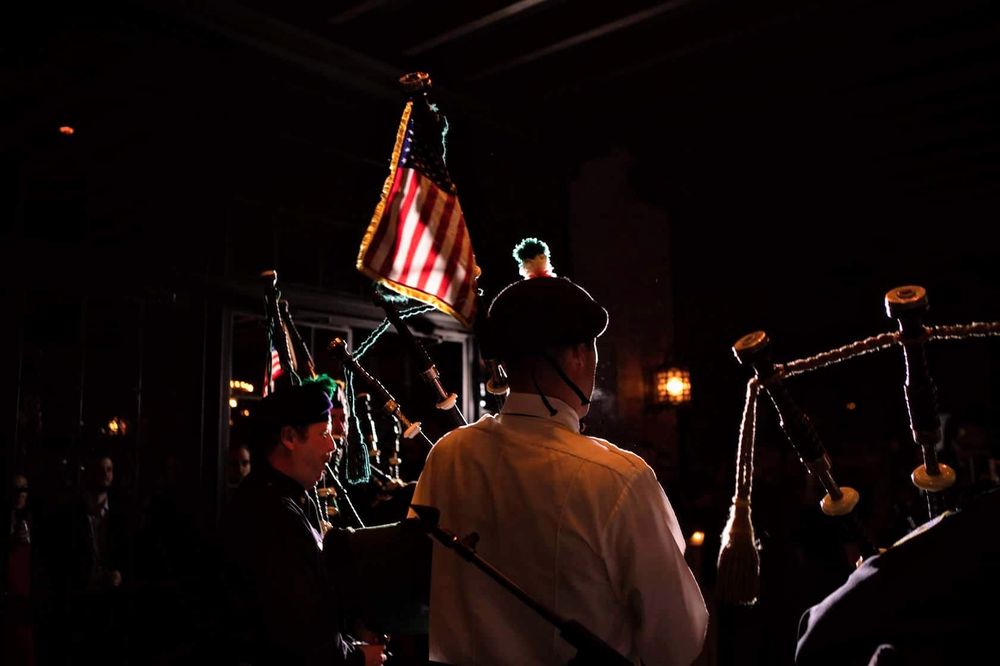 1800 Bagpiper