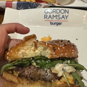 Gordon Ramsay Burger Las Vegas - Blue cheese burger - Burgers Near Me - Las Vegas, Nevada Gordon Ramsay Burger Las Vegas - Blue cheese burger - Burgers Near Me - Las Vegas, Nevada