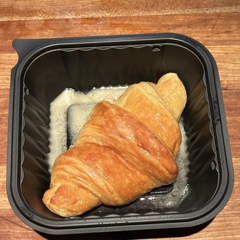 Cheddar's Scratch Kitchen - Honey Butter Croissants - Comfort Food Near Me - Chandler, Arizona
