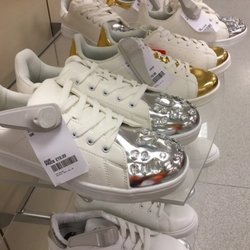 TK Maxx - Side shot