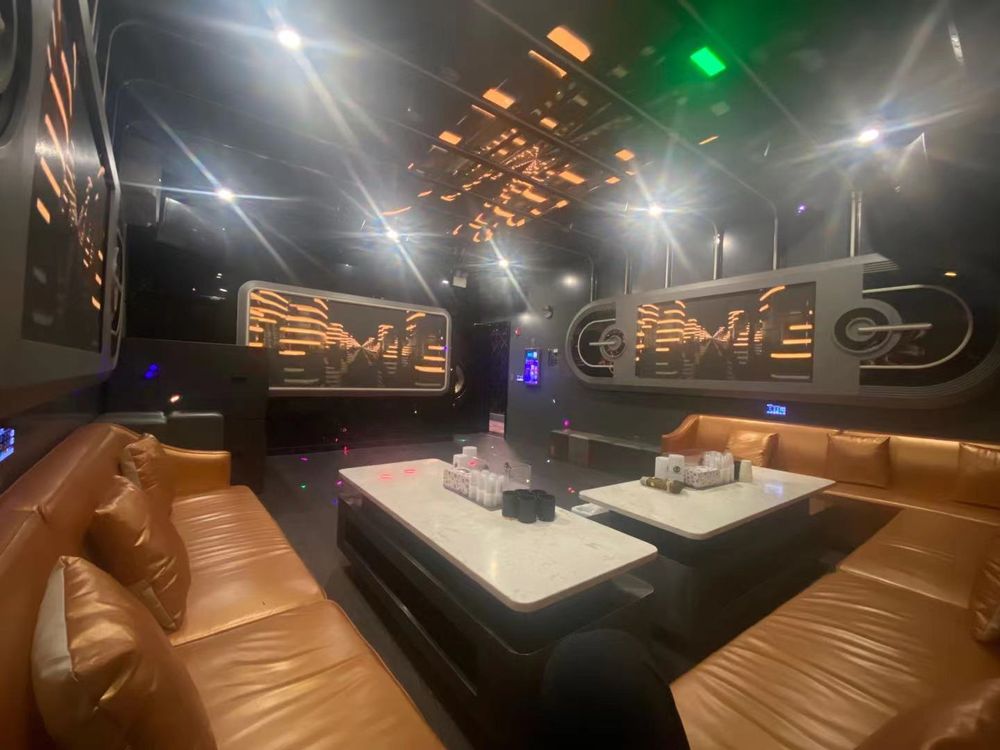 Tang Music Lounge, Queens Roadtrippers