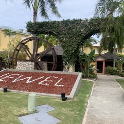 Jamie Lipsit - The Travel Agent Next Door