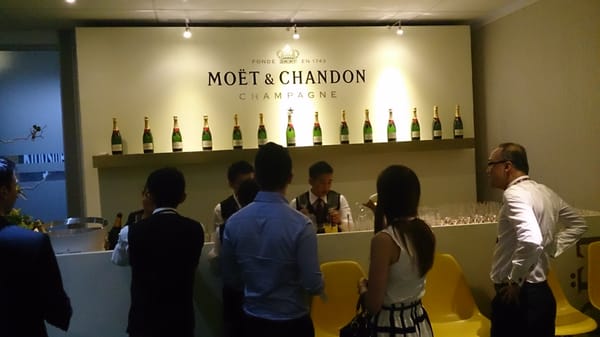 Singapore Indoor Stadium by null