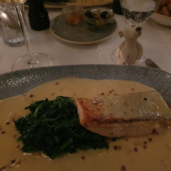 Il Posto - Lachsfilet mit Spinat und Röstkartoffeln - Pizza Near Me - Reinbek, SH Il Posto - Lachsfilet mit Spinat und Röstkartoffeln - Pizza Near Me - Reinbek, SH