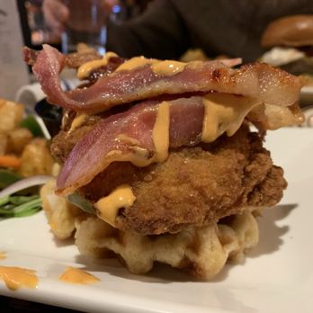 Stone Street Tavern - Chicken and waffles - Pubs Near Me - New York, New York