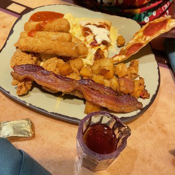 Goofy's Kitchen - Brunch! - American Near Me - Anaheim, California