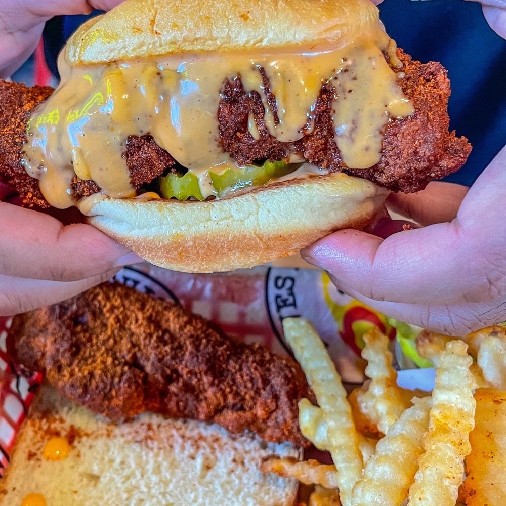 Dave's Hot Chicken - Slider Chicken Sandwich - Chicken Shop Near Me - Lexington, Kentucky