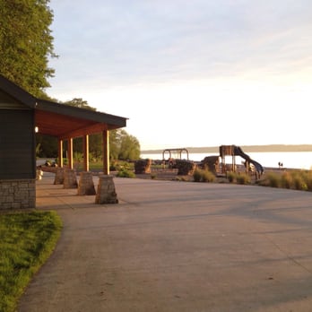 Ed Munro Seahurst Park - The restroom pavilion - Parks Near Me - Burien, Washington