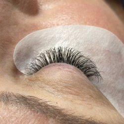 Jasmine Nails & Day Spa - Classic lashes extensions