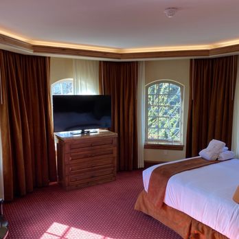 Tivoli Lodge - Room 215 - Hotels Near Me - Vail, Colorado Tivoli Lodge - Room 215 - Hotels Near Me - Vail, Colorado