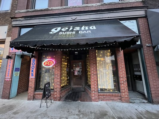 Geisha Sushi Bar by null