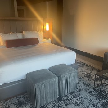Bottleworks Hotel - Hotels Near Me - Indianapolis, Indiana Bottleworks Hotel - Hotels Near Me - Indianapolis, Indiana