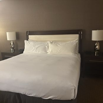 Hilton Minneapolis - Hotels Near Me - Minneapolis, Minnesota Hilton Minneapolis - Hotels Near Me - Minneapolis, Minnesota