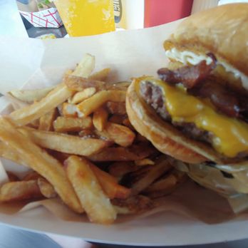 Adler's - Twitty burger with pineapple and bacon - Burgers Near Me - Davenport, Florida