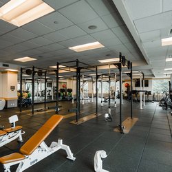PRO Club Seattle - Expansive free weight area.