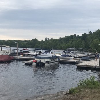 Crews on INN - Boat dock - Vacation Rentals Near Me - Huntsville, Ontario Crews on INN - Boat dock - Vacation Rentals Near Me - Huntsville, Ontario