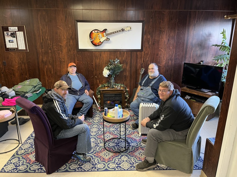 FIVE LEAF CLOVER 10 Photos 210 E 4th St, Colome, South Dakota