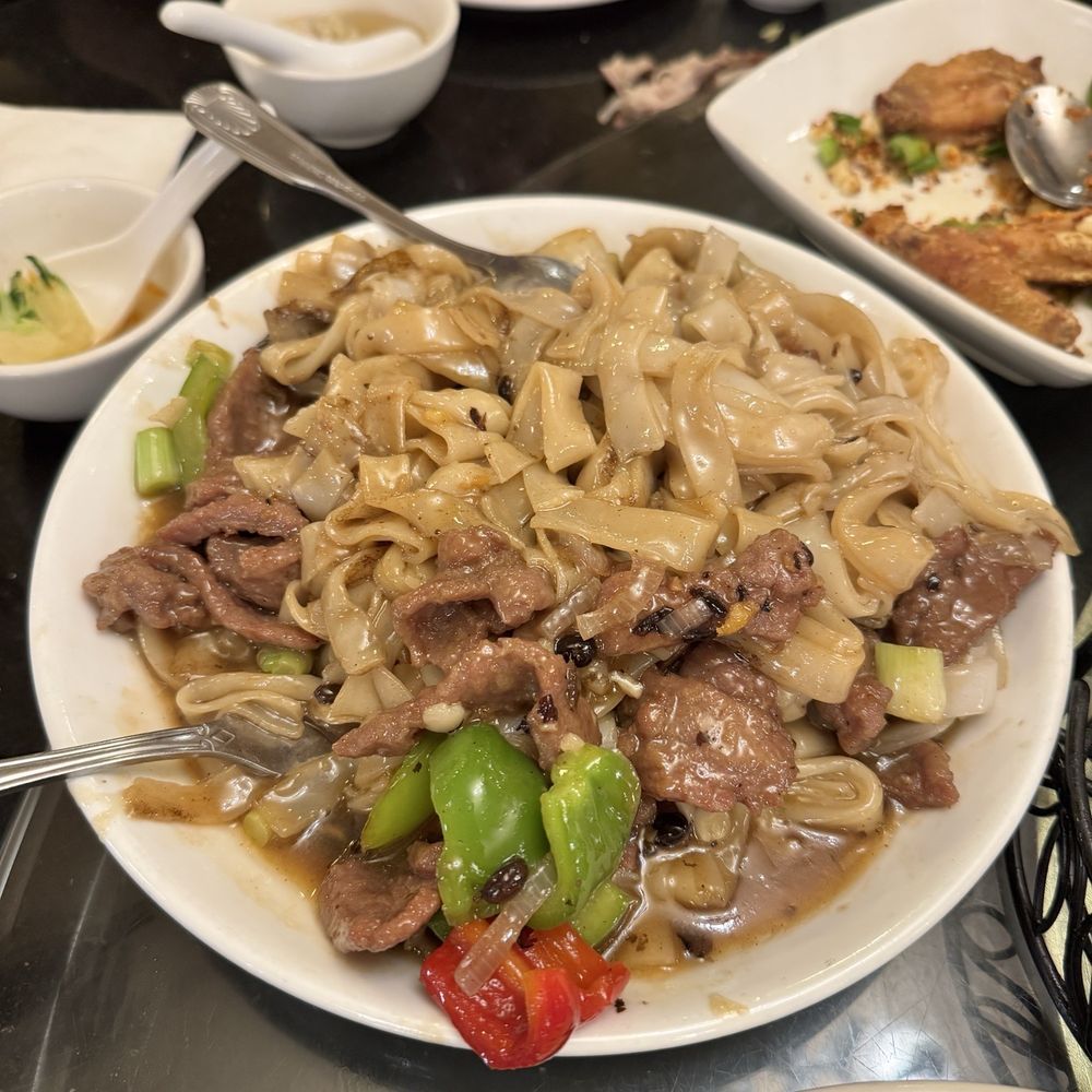 Tasty Kitchen - Beef Chow Fun - Cantonese Near Me - Davis, California