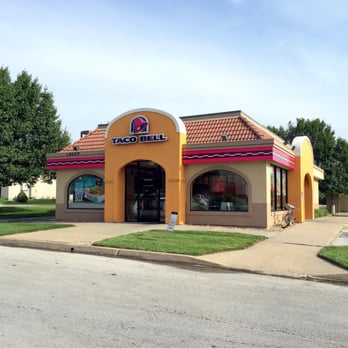 Taco Bell - Restaurant Exterior - Fast Food Near Me - Olathe, Kansas