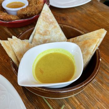The Saap Avenue - Crispy Roti with Curry Sauce - Laotian Near Me - Oakland, California