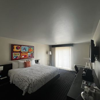 Hotel CURRENT - King Room - Hotels Near Me - Long Beach, California Hotel CURRENT - King Room - Hotels Near Me - Long Beach, California