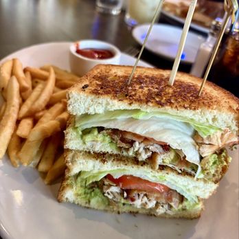 Hendos Barrel House - Grilled Chicken Club - Steakhouses Near Me - Temecula, California