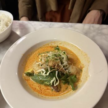 Maketto - Jumbo Scallop Red Curry - Cafes Near Me - Washington, DC, District of Columbia