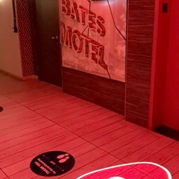 Floor 13 Rooftop Bar - Cocktail Bars Near Me - Phoenix, Arizona