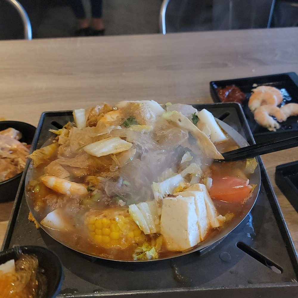 Boiling Point - Beef hot pot with side of shrimp - Taiwanese Near Me - San Jose, California Boiling Point - Beef hot pot with side of shrimp - Taiwanese Near Me - San Jose, California