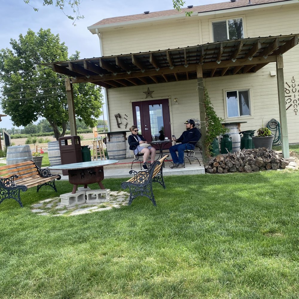 Williamson Orchards & Vineyards - shaded cover for people and lots of seating options - Wineries Near Me - Caldwell, Idaho Williamson Orchards & Vineyards - shaded cover for people and lots of seating options - Wineries Near Me - Caldwell, Idaho