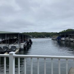 LakeSide Cafe - Outside seating