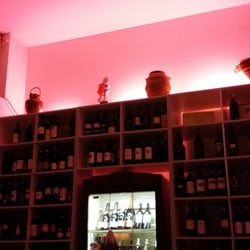 Enoteca La Cantina - Unprätentiöse, aufgeräumte Atmosphäre herrscht in der Enoteca La Cantina vor.