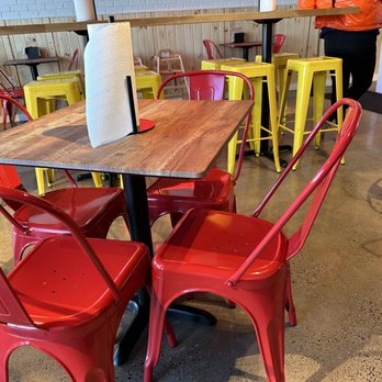 BJ Hot Chicken - a table and chairs - Chicken Shop Near Me - Hendersonville, Tennessee