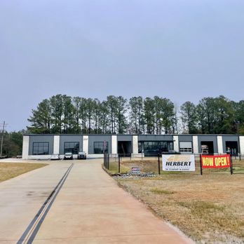Herbert Truck Centers - Commercial Truck Repair Near Me - Gainesville, Georgia Herbert Truck Centers - Commercial Truck Repair Near Me - Gainesville, Georgia