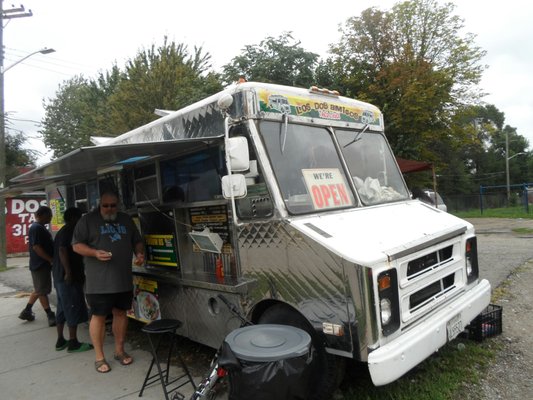 Los Dos Amigos Taco Truck by null