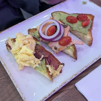 Madres Brunch - sampler toast - Coffee & Tea Near Me - Monrovia, California