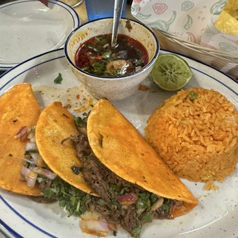 La Fiesta Mexican Restaurant - Birria tacos and con sum - Mexican Near Me - Manhattan, Kansas