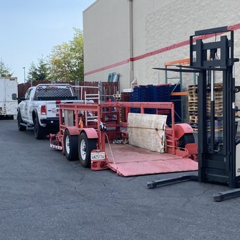 We Move It - Delivery of Pallets of flooring - Movers Near Me - Redding, California We Move It - Delivery of Pallets of flooring - Movers Near Me - Redding, California