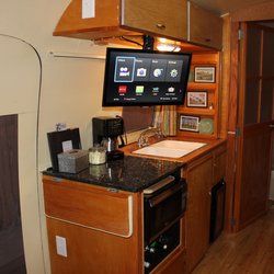 Paso Robles Safari-1964 Airstream - Drop down TV, BluRay / DVD player