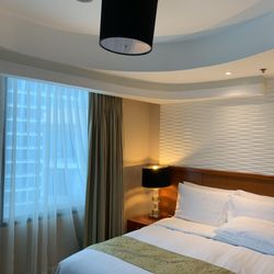 Eastwood Richmonde Hotel - Interesting recessed ceiling.