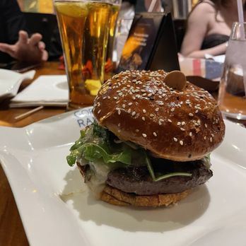 Gordon Ramsay Burger Las Vegas - 24-hour burger. - Burgers Near Me - Las Vegas, Nevada Gordon Ramsay Burger Las Vegas - 24-hour burger. - Burgers Near Me - Las Vegas, Nevada
