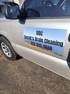 Derek's Drain Cleaning Logo