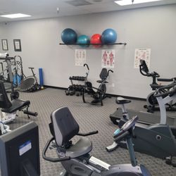 La Verne Physical Therapy - Exercise gym